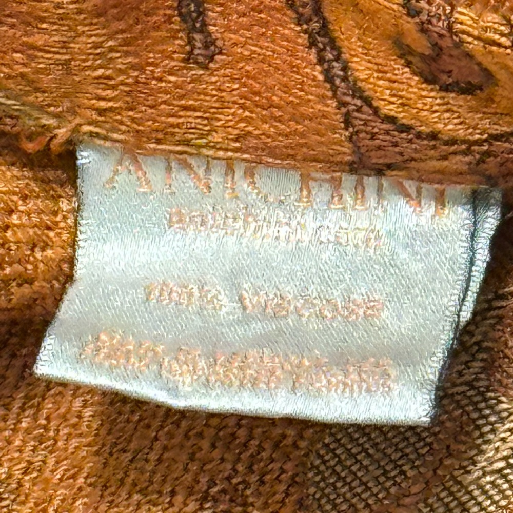 Elegant Paisley Comforter in Rich Brown - Picture 7 of 9